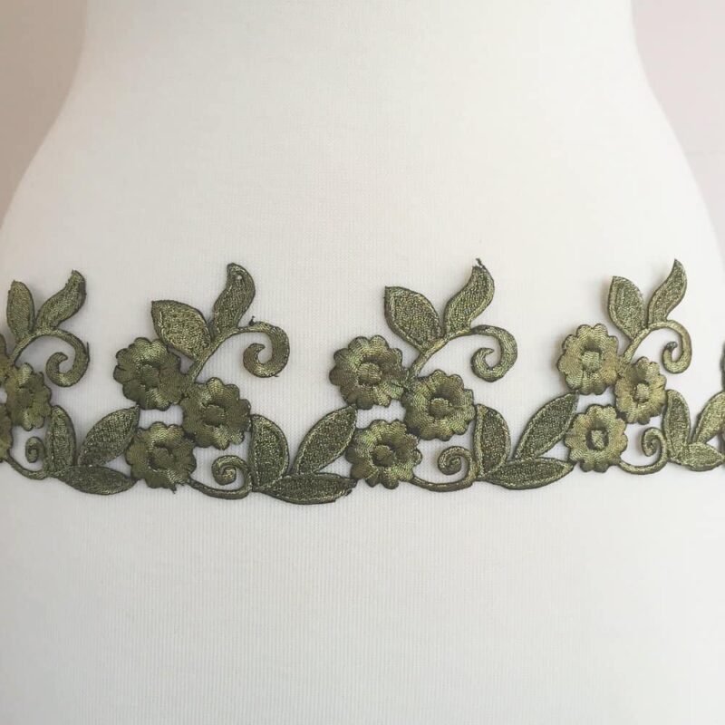 Embroidered Floral Swirl Leaf Trim (Iron-On) Embroidered Floral Swirl Leaf Trim (Iron-On)