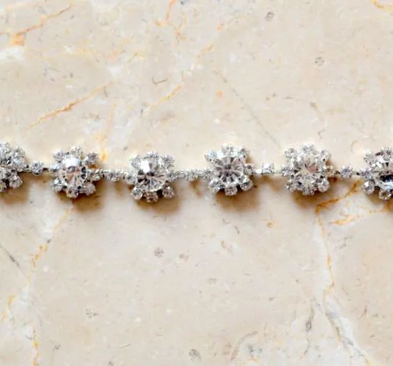 Daisy Flower Rhinestone Chain