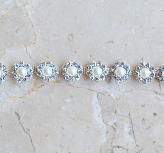 Daisy Flower Pearl Rhinestone Chain