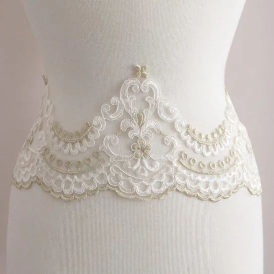 Kensington Embroidered Scallop Lace