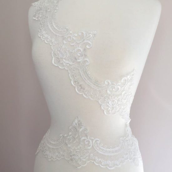 Windsor Embroidered Scallop Lace