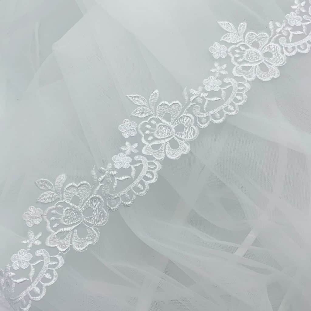 ST290 DELORES WHITE Delores Floral Organza Lace Trim